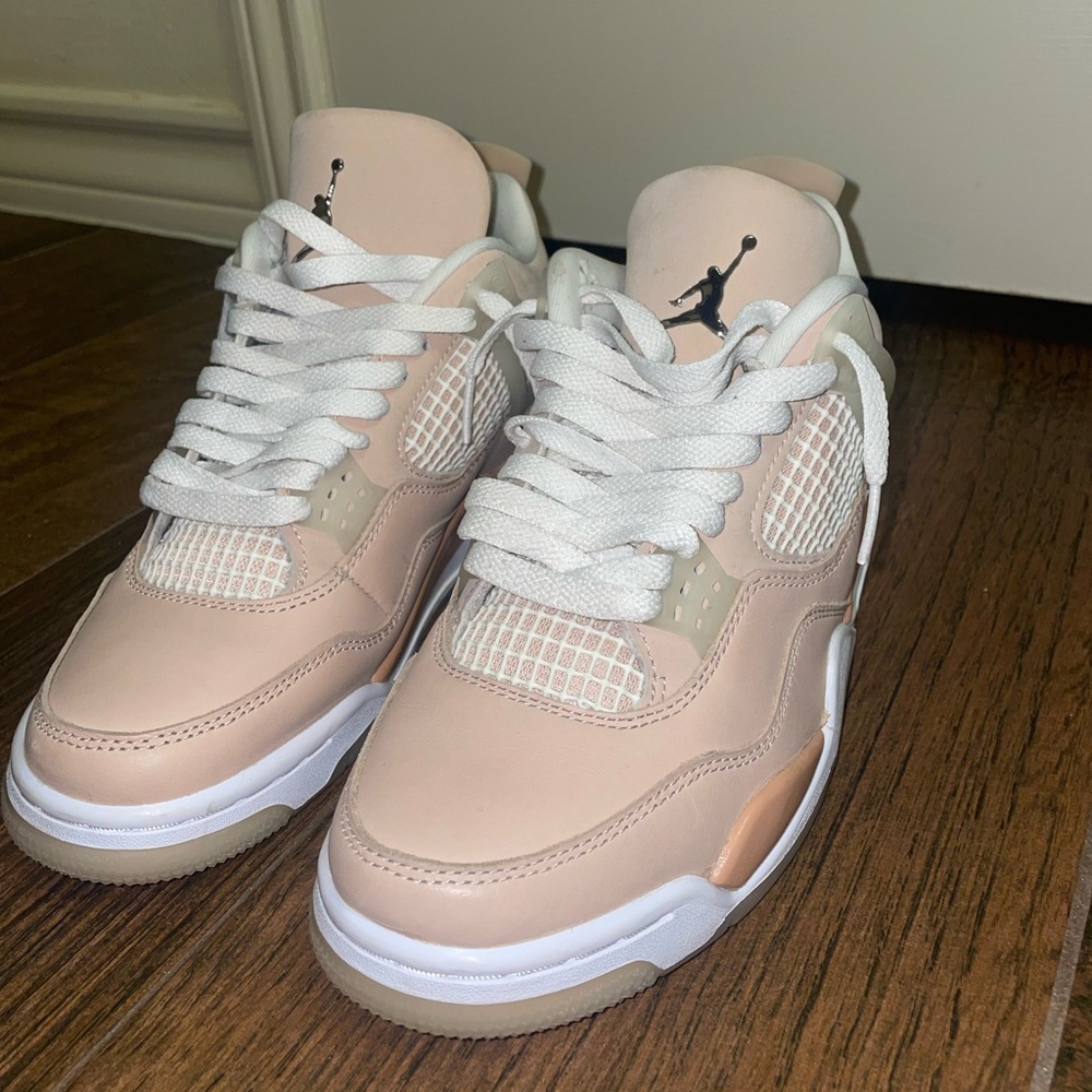 Jordan 4 ‘shimmers’ womens size 7